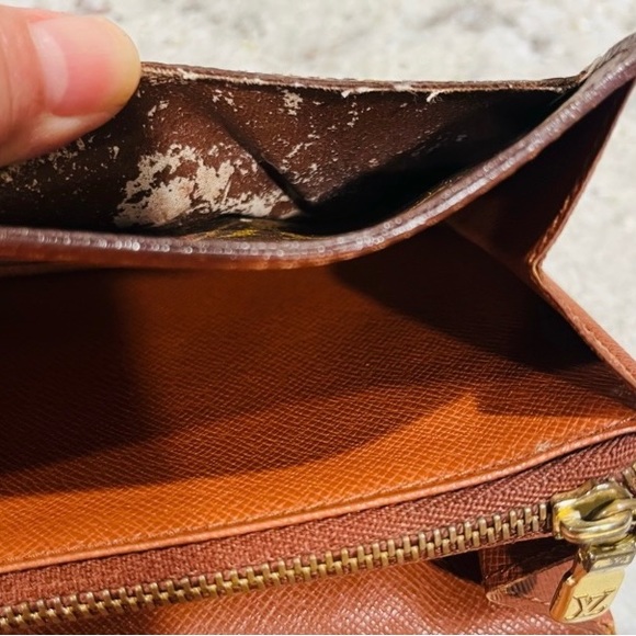 Louis Vuitton Authentic monogram print Louis Vuitton wallet - Picture 9 of 13